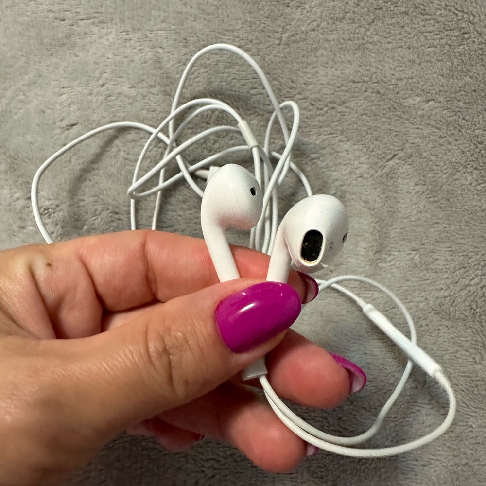 Apple iPhone headphones new